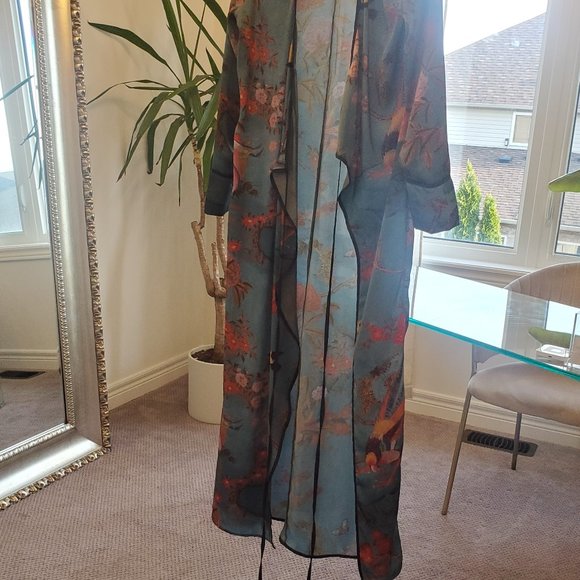 BEAUTIFUL ZARA COVERUP/ACCESSORY PIECE - Picture 4 of 4